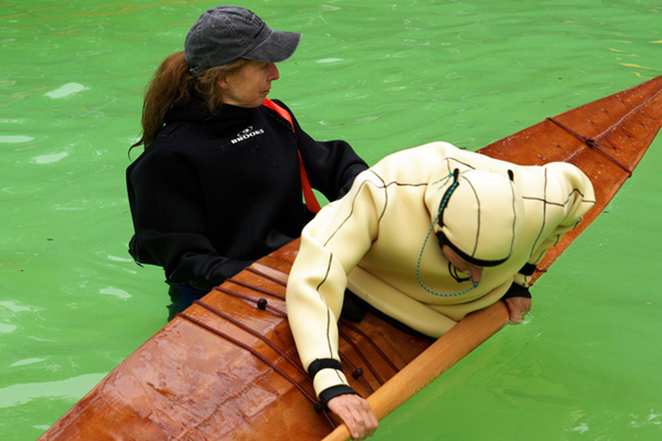 learning to roll a greenland kayak